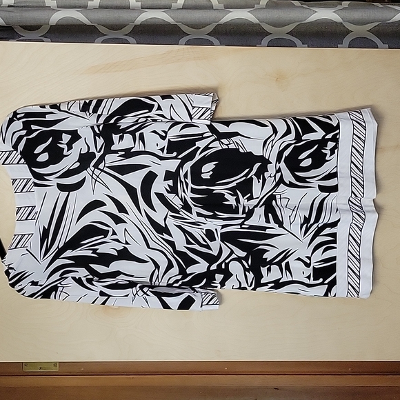 Dress - Picture 3 of 4